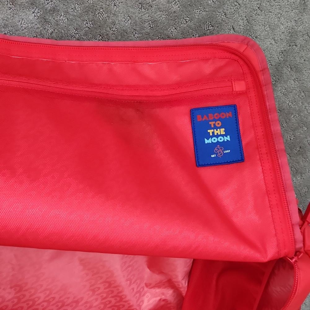 BABOON TO THE MOON Go-Bag Backpack Luggage Duffle Red Big 60L - Picture 5 of 5